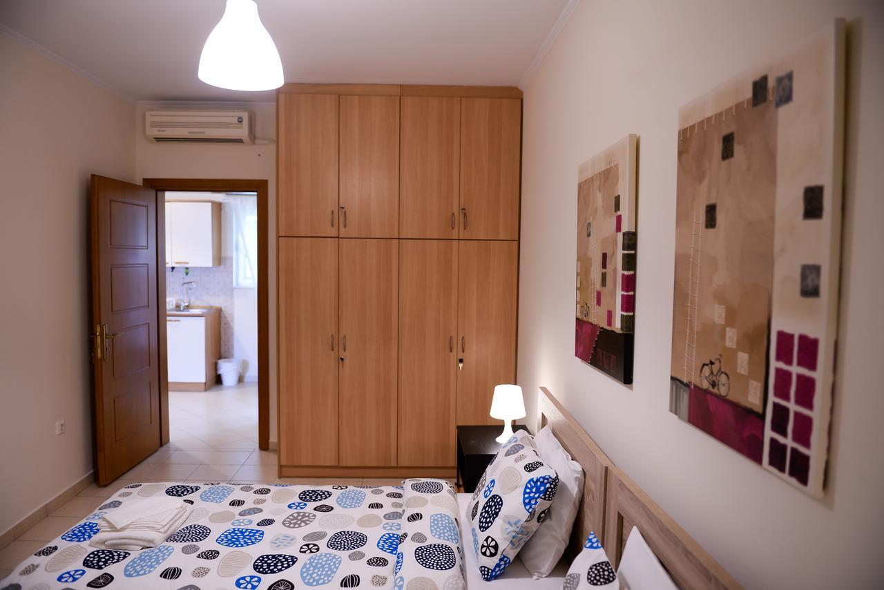 Patras Palm Tree Apartment Bagian luar foto
