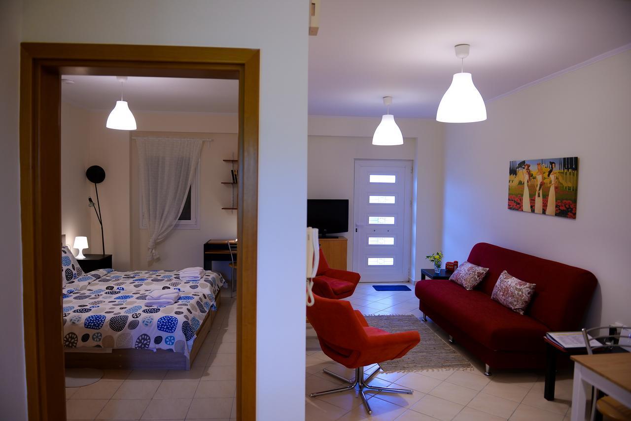 Patras Palm Tree Apartment Bagian luar foto